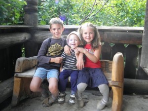 "Háromgyerekes család vagyunk" "Háromgyerekes család vagyunk"