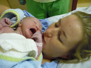 Virág végül császármetszéssel született